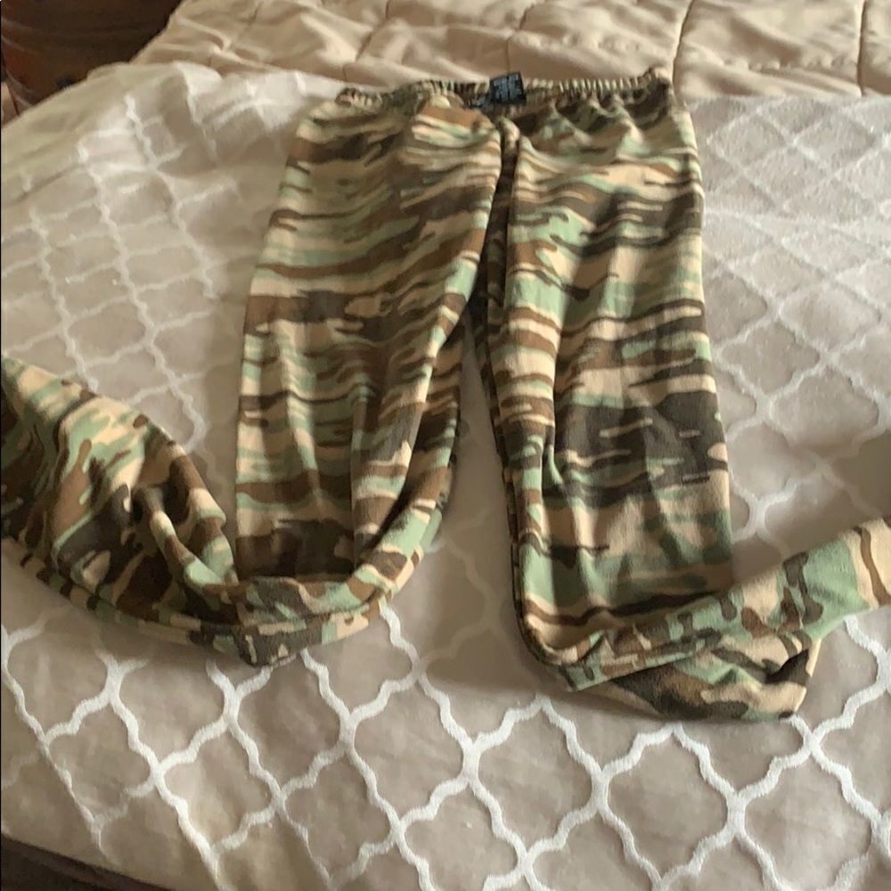 Camo leggings 
